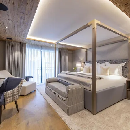 Heights: Luxury Living Above The Clouds 公寓 阿罗萨