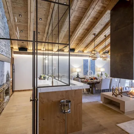 Heights: Luxury Living Above The Clouds 公寓